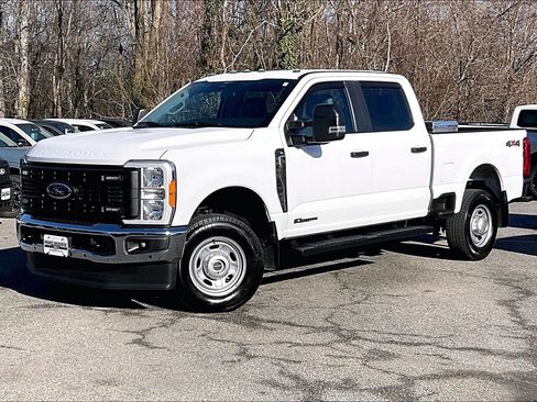 Certified 2023 Ford F250 XL AWD/4WD image 3