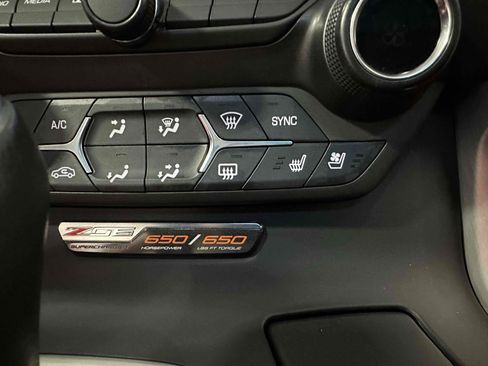 Used 2016 Chevrolet Corvette Z06 w/ 3LZ Preferred Equipment Group image 32
