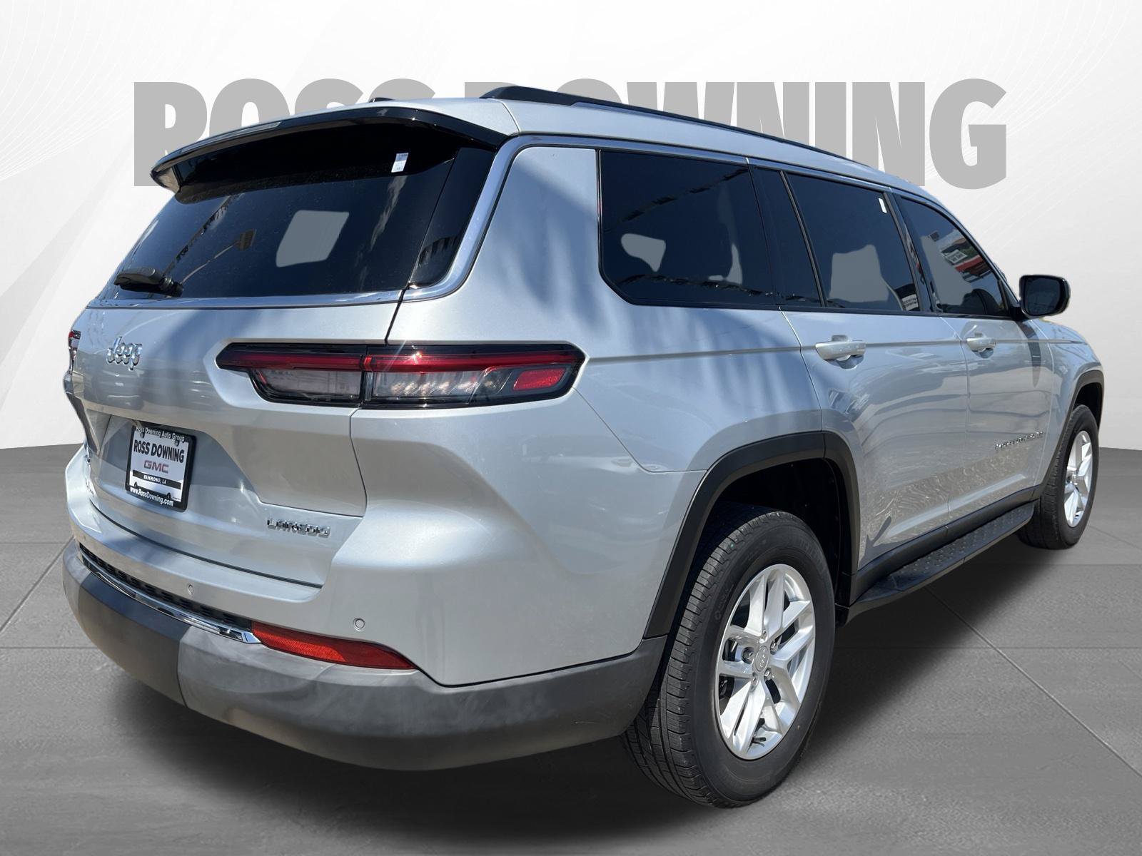 Used 2024 Jeep Grand Cherokee L Laredo w/ Luxury Tech Group I AWD/4WD image 4