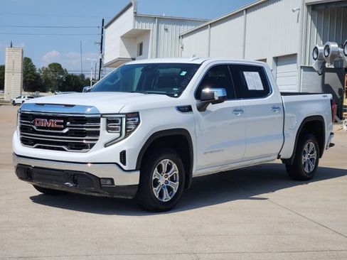 Used 2025 GMC Sierra 1500 SLT AWD/4WD image 3