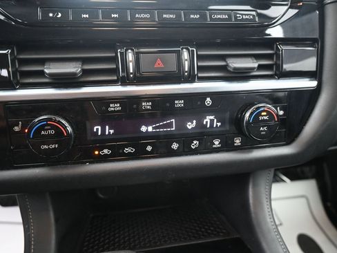 Used 2022 Nissan Pathfinder SL image 20