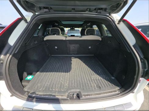 Used 2026 Volvo XC60 B5 Plus AWD/4WD image 19