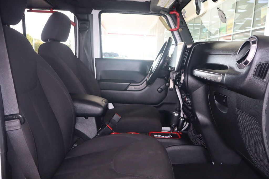Used 2015 Jeep Wrangler Unlimited Sport w/ Connectivity Group AWD/4WD image 37