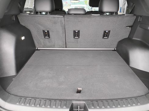 Used 2026 Chevrolet Equinox LT w/ Convenience Package II FWD image 30