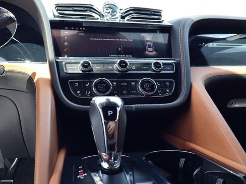 Certified 2023 Bentley Bentayga Extended Wheelbase AWD/4WD image 21