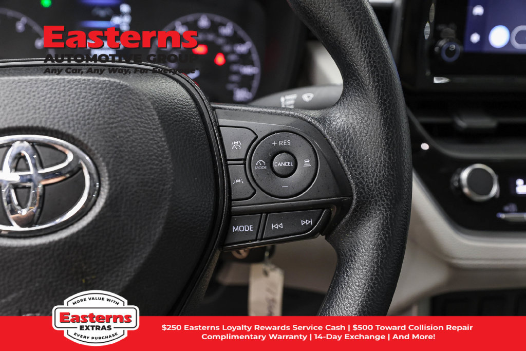 Used 2025 Toyota Corolla Cross L FWD image 16