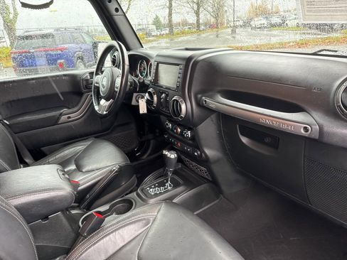 Used 2018 Jeep Wrangler Unlimited Sahara image 28