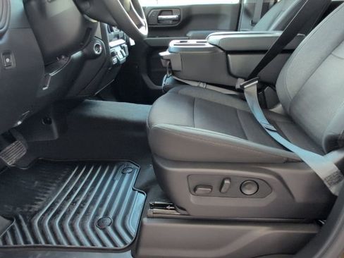 Used 2026 Chevrolet Silverado 2500 Custom w/ Custom Value Package image 11