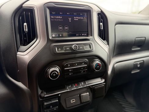 Used 2020 Chevrolet Silverado 1500 Custom w/ Custom Value Package AWD/4WD image 21