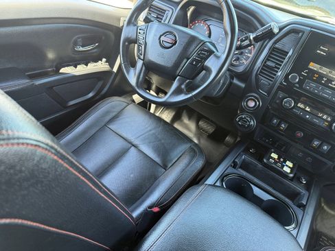 Used 2021 Nissan Titan PRO-4X w/ Pro-4x Convenience Package image 15