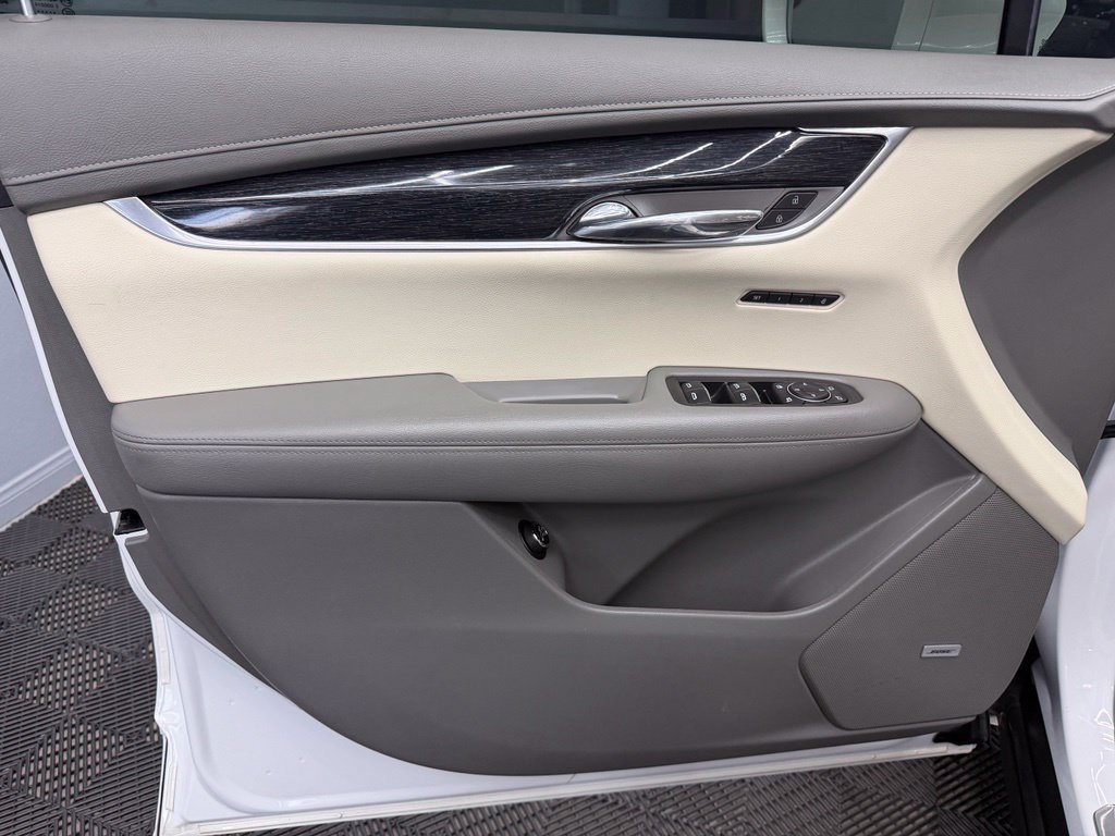 Used 2020 Cadillac XT6 Premium Luxury FWD image 36