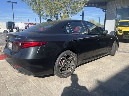 Used 2022 Alfa Romeo Giulia Veloce image 5