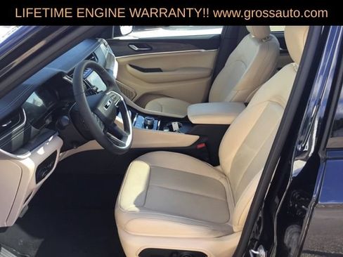 Used 2024 Jeep Grand Cherokee L Limited w/ Luxury Tech Group II AWD/4WD image 23