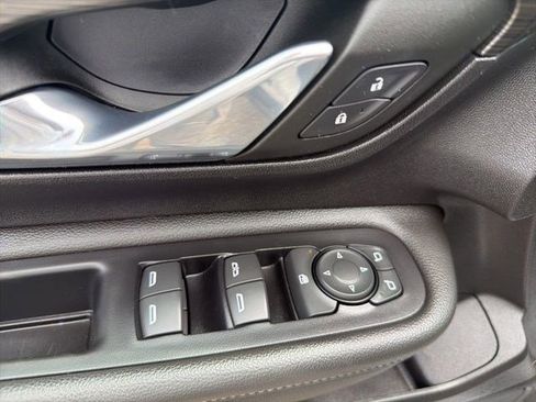 Used 2023 GMC Terrain SLE w/ Driver Convenience Package AWD/4WD image 10