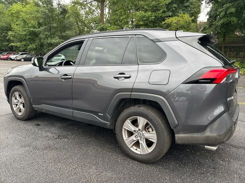 Used 2025 Toyota RAV4 XLE AWD/4WD image 5