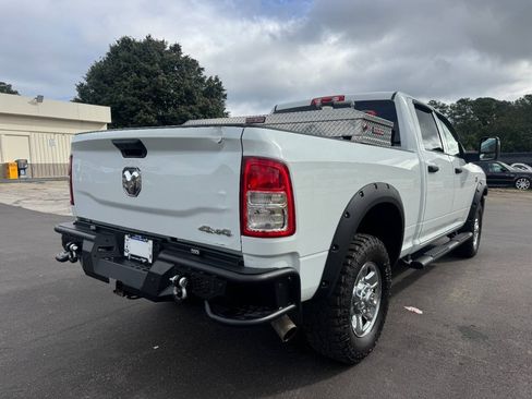 Used 2024 RAM 2500 Tradesman w/ Chrome Appearance Group AWD/4WD image 5