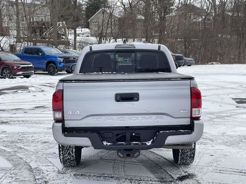 Used 2020 Toyota Tacoma SR image 4