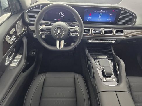 New 2026 Mercedes-Benz GLS 450 4MATIC image 10
