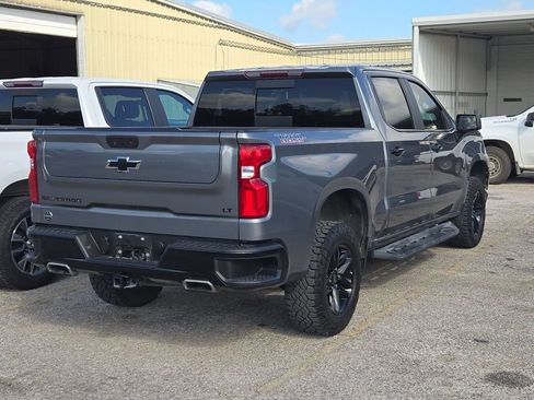 Used 2021 Chevrolet Silverado 1500 LT Trail Boss w/ Convenience Package II AWD/4WD image 2