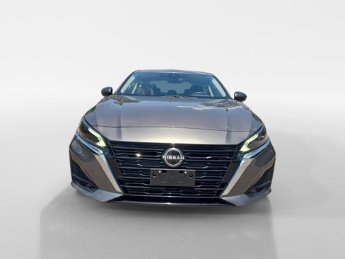 Certified 2025 Nissan Altima 2.5 SV AWD/4WD image 9