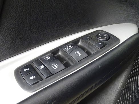 Used 2019 Dodge Journey SE w/ Connectivity Group image 18