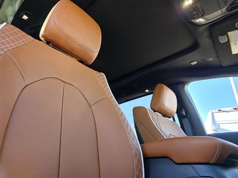 New 2026 Chrysler Pacifica Pinnacle image 15