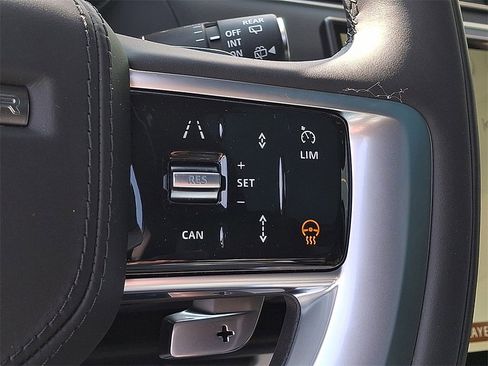 New 2025 Land Rover Range Rover SE image 14