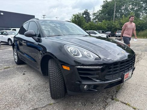 Used 2018 Porsche Macan w/ Driver Memory Package AWD/4WD image 7