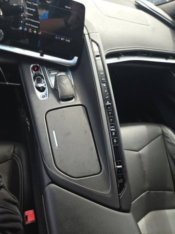 Used 2021 Chevrolet Corvette Stingray Coupe w/ Body-Color Dual Roof Package RWD image 18