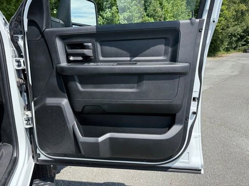 Used 2024 RAM 3500 Tradesman w/ Chrome Appearance Group image 42