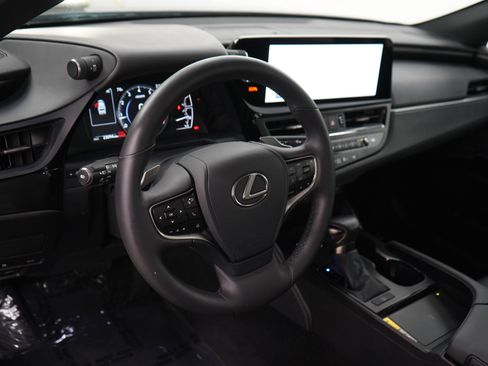 Used 2025 Lexus ES 350 w/ Premium Package FWD image 19