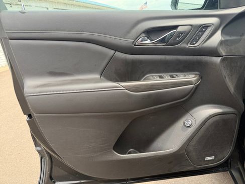 Used 2023 GMC Acadia SLT w/ Elevation Edition AWD/4WD image 23