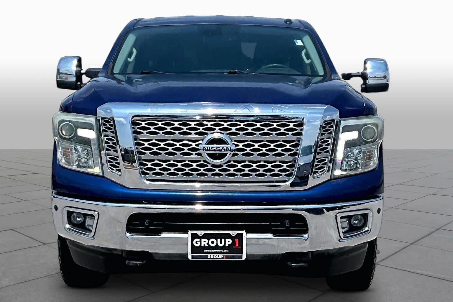 Used 2017 Nissan Titan SL AWD/4WD image 4