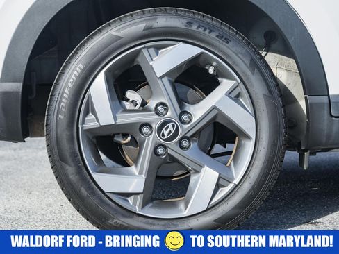 Used 2024 Hyundai Venue SEL image 15