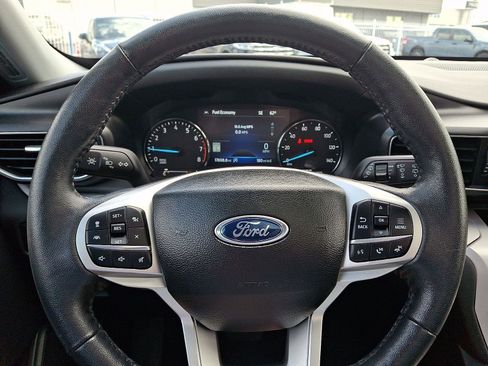 Certified 2023 Ford Explorer XLT w/ Equipment Group 202A AWD/4WD image 18