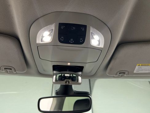 Used 2024 Chrysler Pacifica Touring-L image 70