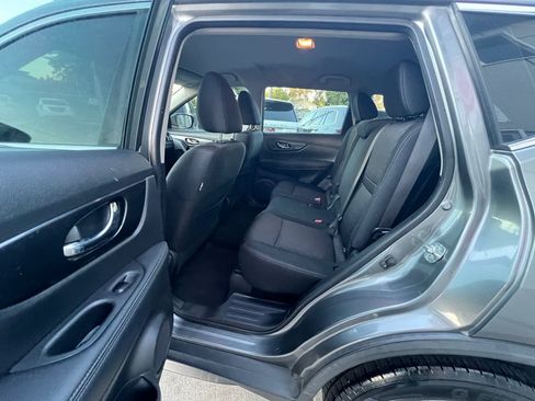Used 2018 Nissan Rogue S FWD image 11