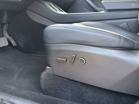 Used 2022 Tesla Model Y Long Range AWD/4WD image 10