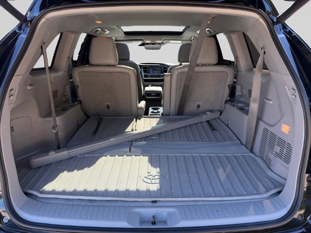 Used 2019 Toyota Highlander Limited Platinum AWD/4WD image 19