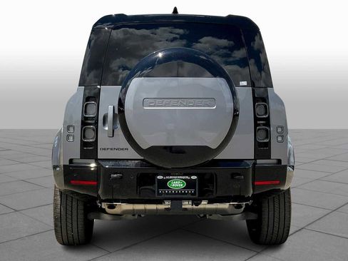 Used 2024 Land Rover Defender 110 X image 4
