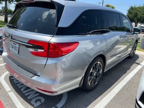 Used 2022 Honda Odyssey Elite image 3