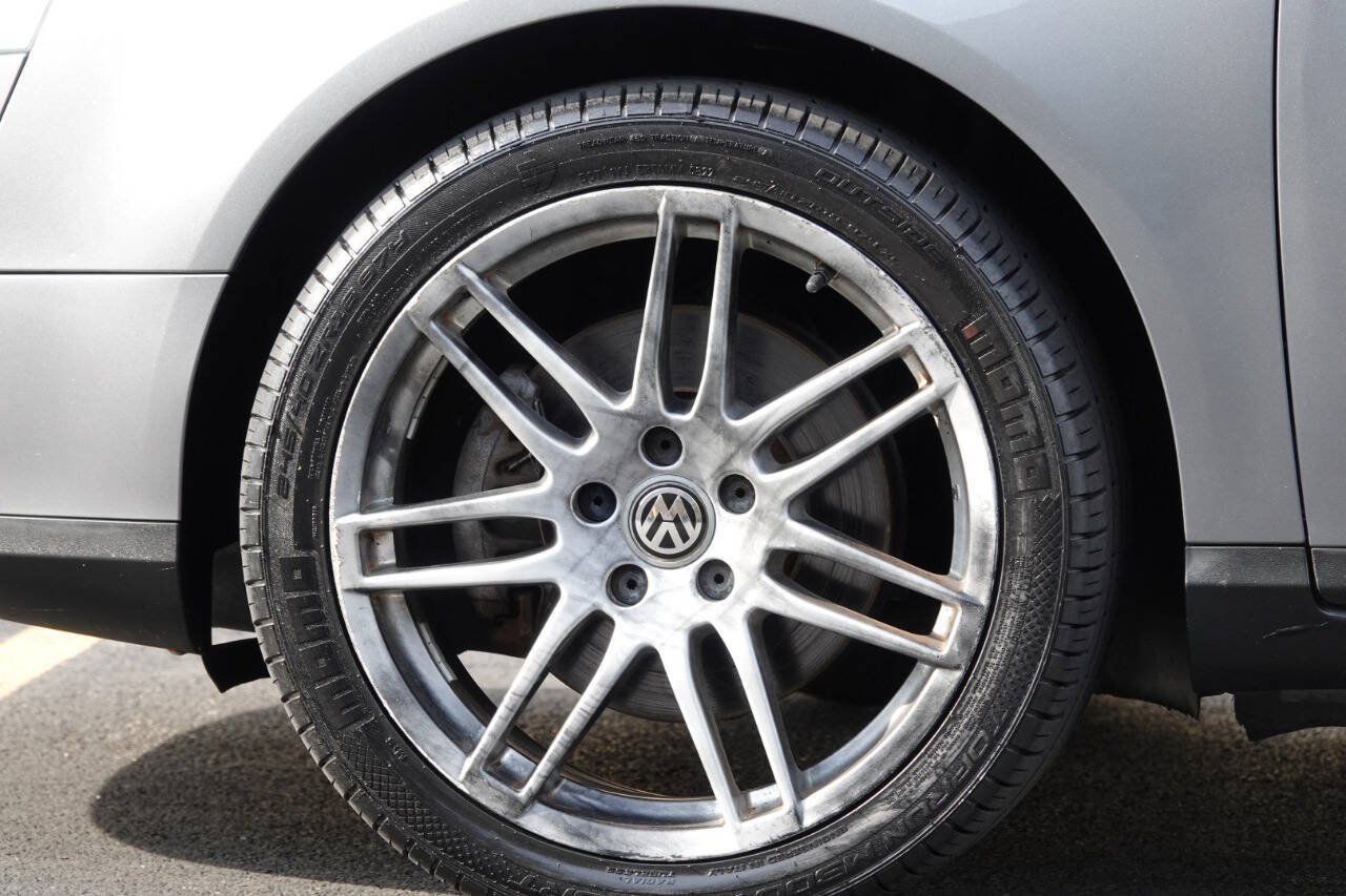 Used 2007 Volkswagen Passat 2.0T FWD image 41
