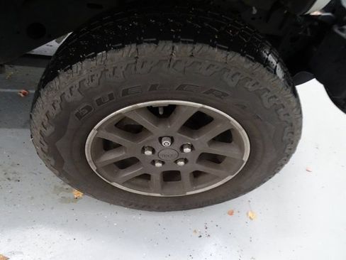 Certified 2021 Jeep Gladiator Overland w/ Popular Equipment Package image 27