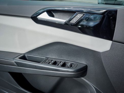 New 2026 Volkswagen Taos S image 19