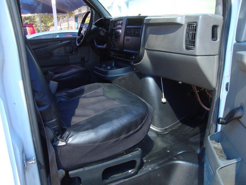 Used 2006 Chevrolet Express 2500 RWD image 8
