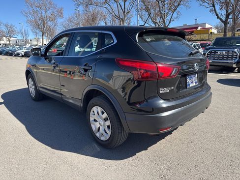 Used 2018 Nissan Rogue Sport S image 6