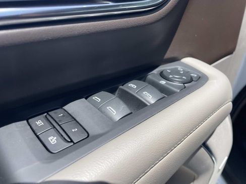 Used 2024 Chevrolet Tahoe LT RWD image 14