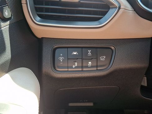 Used 2020 Hyundai Santa Fe Limited AWD/4WD image 24