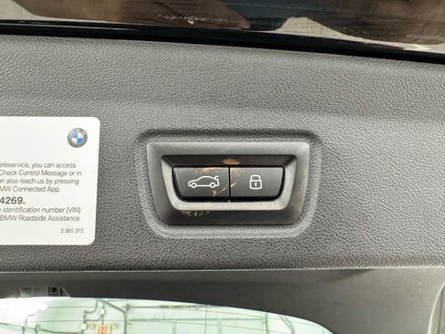 Used 2023 BMW i4 eDrive35 w/ Premium Package RWD image 8