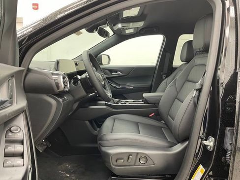 New 2026 Chevrolet Equinox LT w/ Convenience Package II AWD/4WD image 9